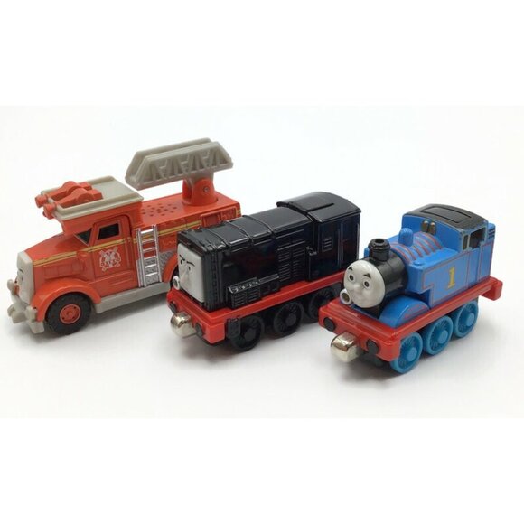 Thomas Diecast Lights Sound Trains Push Pull Take Along Lot Talking James Flynn - Picture 2 of 8